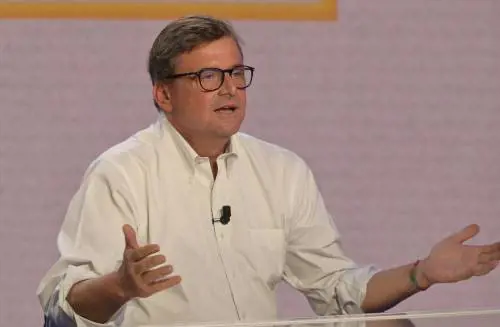 "Non ha la deroga": giallo sulla raccolta firme di Calenda