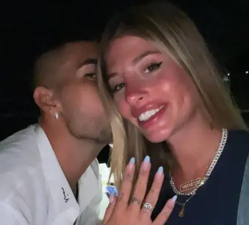 "Non vedo l'ora di essere tua moglie". Chiara Nasti dice sì a Zaccagni