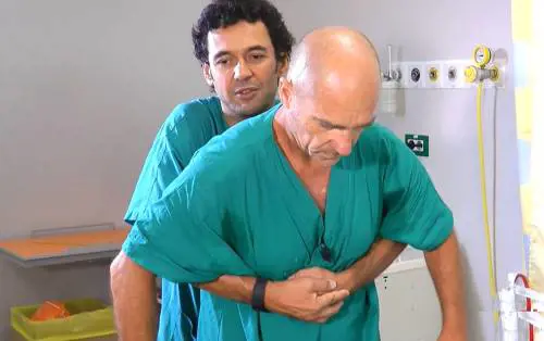 Manovra di Heimlich, ecco come la moglie di Facchinetti ha salvato la Marcuzzi