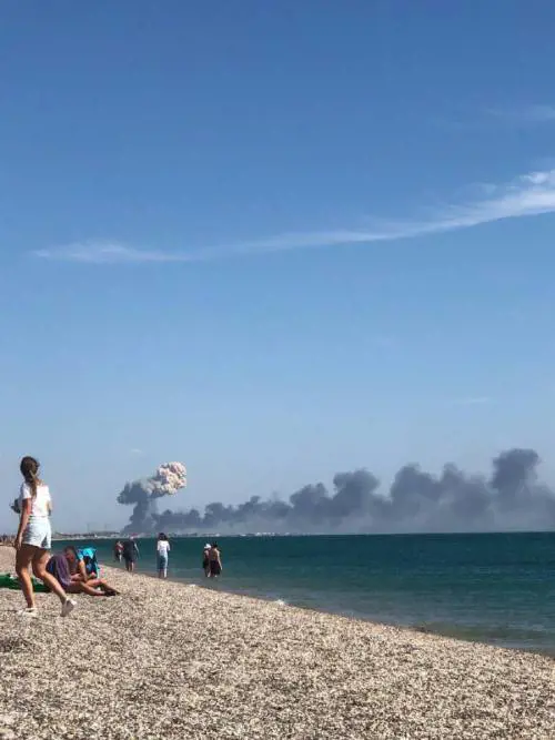 Bombe ucraine in Crimea. "Siamo noi, è solo l'inizio". Il Cremlino: "Incidente"