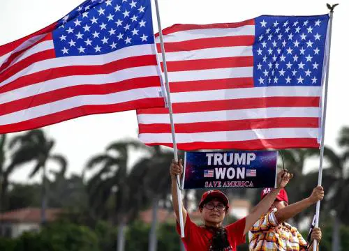 Il raid dell'Fbi contro Trump incendia l'America