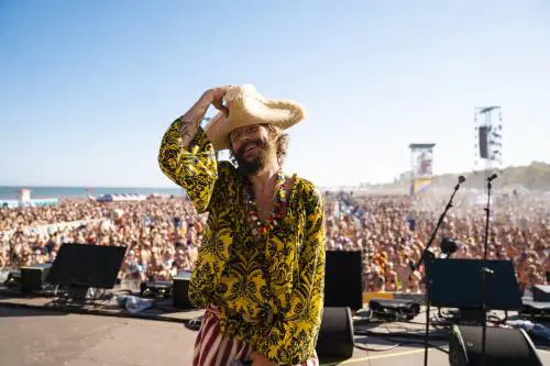 Jovanotti sbotta contro l'Italia degli "econazisti" affamati di protagonismo