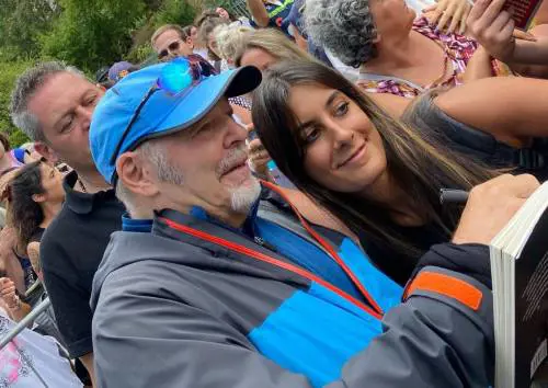 "Sono disponibile, ma...". Vasco ammonisce i fan troppo invadenti