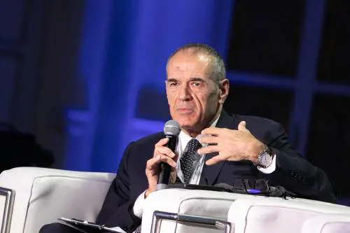 "Va fuori dallo scopo di questo ufficio". Se anche l'ex senatore dem Cottarelli dà ragione a Nordio