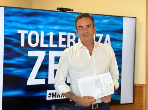 "Basta con i bivacchi, adesso vanno integrati. È giusta l'idea di Tajani di privatizzare i porti"