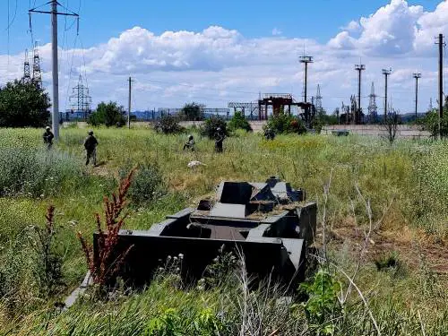 Tra le macerie di Mariupol: la vita dopo l'assedio dei russi