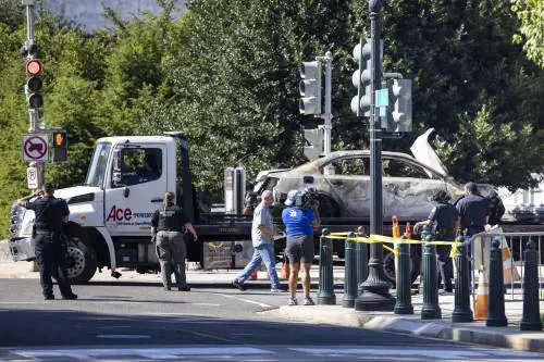Si schianta con la sua auto e poi si uccide: ancora paura a Capitol Hil