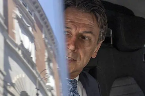 La lunga mano "dimaiana" sulle parlamentarie M5s: "Fornite indicazioni di voto"
