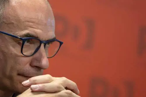 Solita ipocrisia di sinistra: non condannano lo stupro ma accusano la Meloni