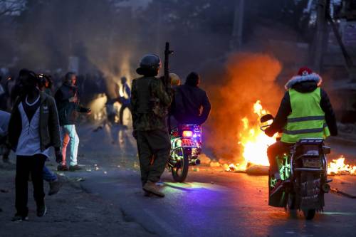 Ruto proclamato presidente del Kenya. Guerriglia a Nairobi e Paese nel caos