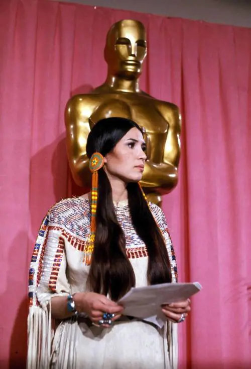 La difesa dei nativi americani di "Piccola Piuma". Arrivano le scuse dell'Academy (50 anni più tardi)