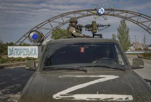Zaporizhzhia, allerta Aiea "Centrale danneggiata". Lo scontro sulla missione