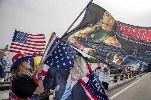 "Rilasciate quel documento": ira di Trump sul testo top secret dell'Fbi