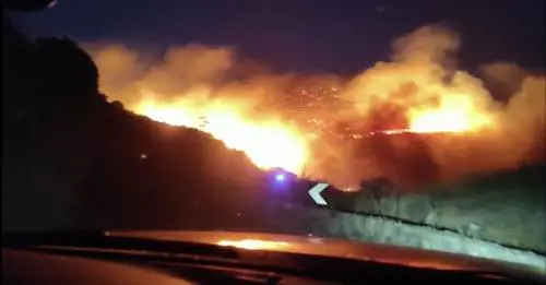 Incendi a Pantelleria, case evacuate e vip in fuga