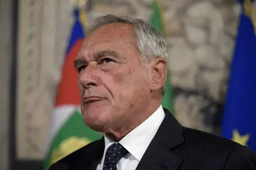 Due toghe torinesi sotto accusa. Spiarono senatore senza permesso: "Ascoltato per caso"