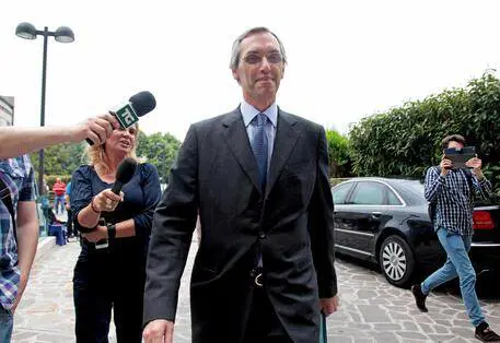 "Da oggi il mondo è un posto migliore": i vergognosi insulti dopo la morte di Ghedini