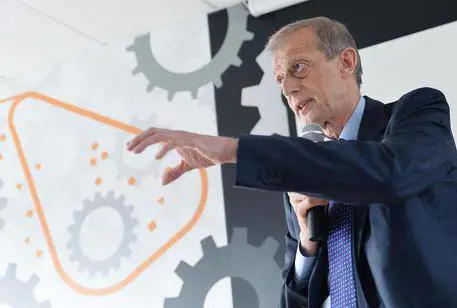 Fassino l'highlander del Parlamento: il Pd candida ancora lui (e le sue profezie)