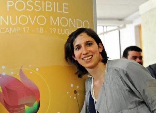 Elly Schlein sfida la Meloni: "Di un leader donna non femminista non ce ne facciamo nulla"