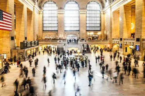 Le migrazioni che ridisegnano l'America: così il Paese diventa più spaccato