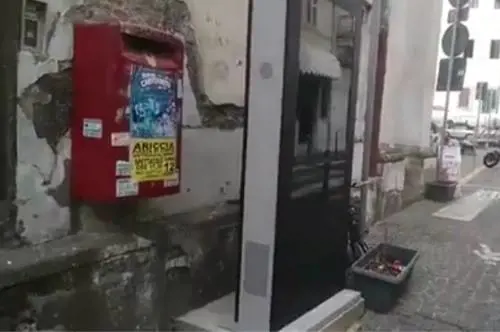 Porno al posto delle informazioni turistiche: scandalo ad Ariccia