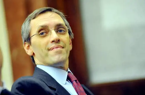 Esequie Ghedini, presente lo stato maggiore di FI. Il figlio: "Non sarà un addio"