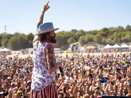 Jovanotti durante una tappa del suo Jova Beach Party