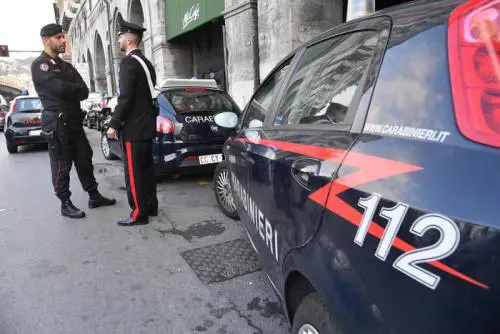 Alcune volanti dei carabinieri in provincia di Bologna (foto di repertorio)