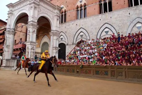 Più forti dell’odio, le rivalità del Palio di Siena
