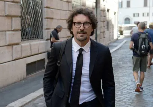 "Diamo i soldi del Pnrr a Toninelli". L'incredibile gaffe di Grillo