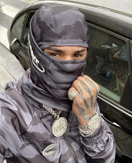 "Niente daspo, deve lavorare": le toghe salvano il rapper violento