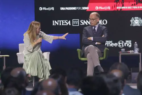 Il finto bipolarismo conviene solo alla sinistra