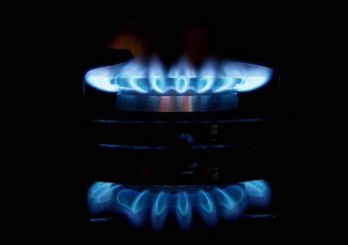 Il gas tocca quota 315 euro e il governo abbassa i consumi: ecco cosa succede