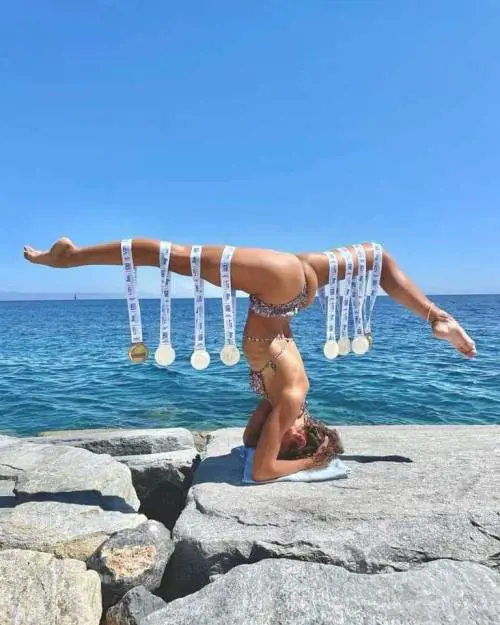 Dalle gambe di Linda Cerruti alle devianze italiche: le sette parole della settimana