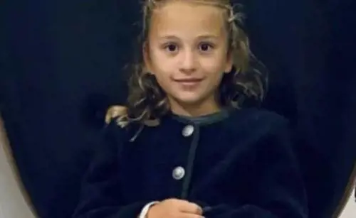 La bimba di 7 anni travolta da una statua. La Procura archivia
