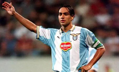 Alessandro Nesta alla Lazio: un difensore totale 