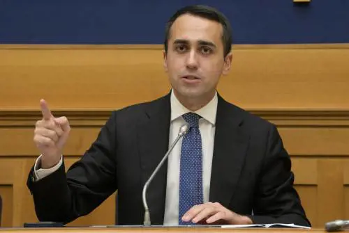 "Di Maio è uscito dai ruoli". Così il ministro alimenta le voci sui russi
