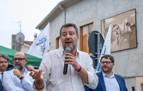 "Una fede politica incrollabile". Cosa si nasconde nella "t" di Salvini