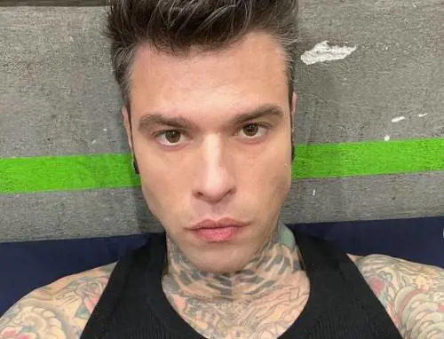 "Gioca sulla mia malattia". Fedez contro l'attivista di sinistra