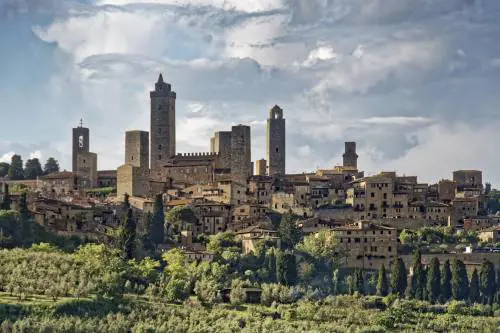 Tour di San Gimignano tra curiosità e leggende