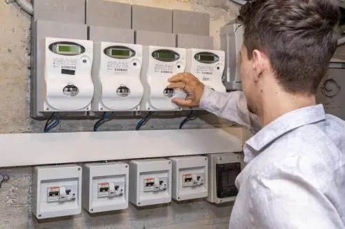 Elettricità, arrivano le penali in caso di recesso anticipato