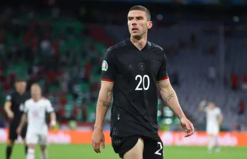 Gosens stufo di panchine se ne va in Germania