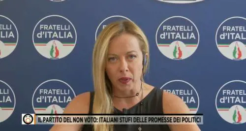 "Sono disperati...": la Meloni asfalta Letta e la sinistra