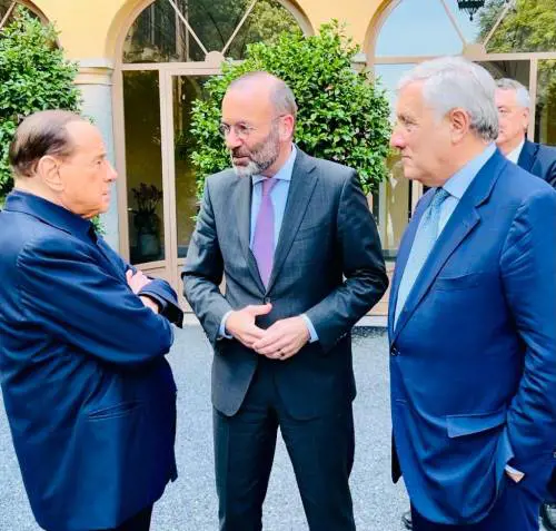 Weber ad Arcore da Berlusconi: ecco cosa si sono detti