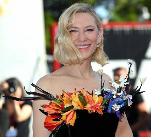 Cate Blanchett travolge giornalista Rai: lui la ringrazia