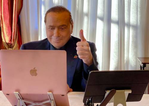 TikTok, Renzi incorona Berlusconi: "Inimitabile, non c'è competizione"