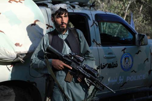 Afghanistan, nuovo attentato a una moschea. Un kamikaze uccide l'imam vicino ai talebani