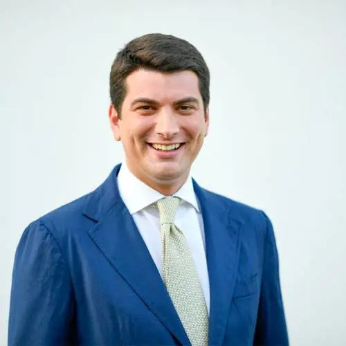 "Io, il più giovane e il più votato riaccenderò il motore di Napoli"