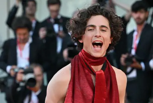 Amore ridotto all'osso e sempre in fuga. In "Bones and All" tanta fame di libertà