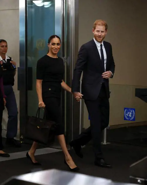 "Quel diario...". Nuova bomba sulla Corona: Meghan scriverà ancora? 