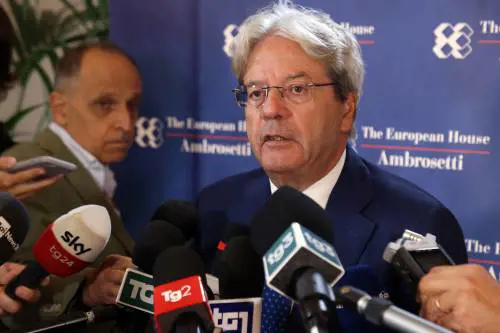 "Un tetto ai prezzi". L'Europa si riscopre unita sul gas e cerca di mettere Putin all'angolo